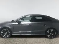 Usado Audi A3 Black Edition 150 HP (110 kW) 2019 Cinzento Sedan