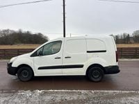 Used Citroën Berlingo 100 HP (73 kW) 2017 White MPV