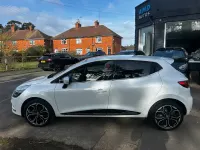 Used Renault Clio Iconic 110 HP (80 kW) 2018 White Hatchback