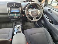 Used Nissan Leaf Acenta 80 kW (109 HP) 2016 White Hatchback