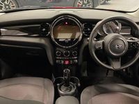 Used Mini Cooper Classic 134 HP (98 kW) 2022 Red Hatchback