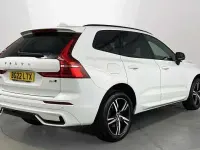 Used Volvo XC60 R-Design 194 HP (142 kW) 2022 White SUV