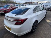 Used Vauxhall Insignia SRi 136 HP (100 kW) 2015 White Hatchback