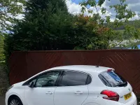 Used Peugeot 208 Allure 2016 White Hatchback