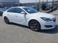 Used Vauxhall Insignia Elite 136 HP (100 kW) 2016 White Hatchback