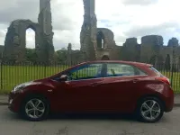 Used Hyundai i30 SE 100 HP (73 kW) 2016 Red Hatchback