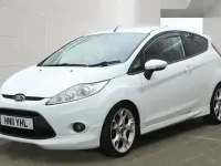 Used Ford Fiesta Zetec 2011 White Hatchback