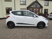 Used Hyundai i10 Premium 2015 White Hatchback