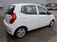 Used Hyundai i10 Active 86 HP (63 kW) 2011 White Hatchback