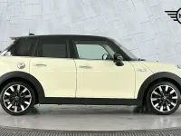 Used Mini Cooper S Exclusive 189 HP (139 kW) 2019 White Hatchback