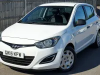 Used Hyundai i20 Classic 84 HP (61 kW) 2015 White Hatchback