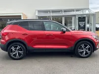 Used Volvo XC40 R-Design 161 HP (118 kW) 2022 Red SUV