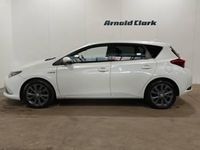 Used Toyota Auris Hybrid 136 HP (100 kW) 2018 White Hatchback