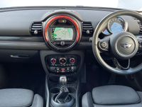 Used Mini Cooper Clubman 136 HP (100 kW) 2019 White Estate