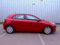Begagnad Kia Rio 84 HK (61 kW) 2022 Röd Halvkombi