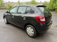 Gebraucht Dacia Sandero Lauréate 75 PS (55 kW) 2013 Schwarz Kleinwagen