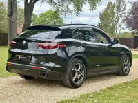Begagnad Alfa Romeo Stelvio Sprint 200 HK (147 kW) 2022 Svart SUV