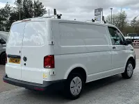 Käytetty VW Transporter Startline 110 HP (80 kW) 2022 Valkoinen Van