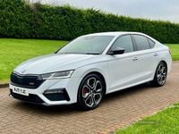 Used Skoda Octavia vRS 200 HP (147 kW) 2021 White Hatchback