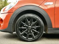 Begagnad Mini Cooper S Exclusive 2019 Orange Halvkombi