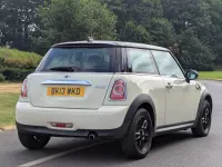Used Mini Cooper Hatch 122 HP (89 kW) 2013 White Hatchback