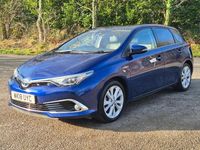 Used Toyota Auris Hybrid 136 HP (100 kW) 2018 Blue Hatchback