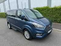 Usado Ford Tourneo Titanium 130 CV (95 kW) 2022 Azul Monovolumen