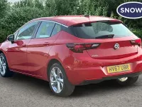 Used Vauxhall Astra SRi 101 HP (74 kW) 2017 Red Hatchback