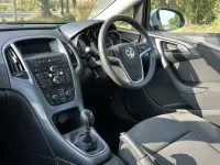 Used Vauxhall Astra Design Edition 2015 Silver Hatchback