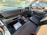 Used Vauxhall Vivaro Sportive 150 HP (110 kW) 2020 White MPV