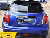 Używany Mini Cooper Hatch 136 KM (100 kW) 2018 Niebieski Hatchback