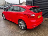 Used Ford Focus Zetec 115 HP (84 kW) 2013 Red Hatchback
