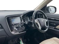 Begagnad Mitsubishi Outlander P-HEV 203 HK (149 kW) 2016 Grå Kombi