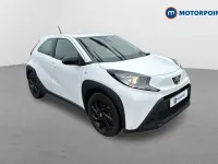 Usado Toyota Aygo X PURE 2023 Branco SUV