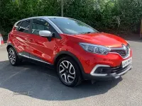 Used Renault Captur Iconic 90 HP (66 kW) 2018 Red/silver SUV