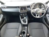 Używany Renault Clio V Play 100 KM (73 kW) 2020 Srebrny Hatchback
