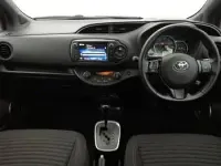 Used Toyota Yaris Design 100 HP (73 kW) 2016 Red Hatchback