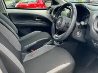Used Toyota Aygo X PURE 72 HP (52 kW) 2023 White SUV