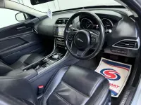 Używany Jaguar XE Prestige 180 KM (132 kW) 2015 Srebrny Sedan/Limuzyna