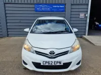 Gebraucht Toyota Yaris 2012 Weiß Kleinwagen