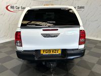 Usado Toyota HiLux 150 CV (110 kW) 2019 Blanco Pickup/Camioneta