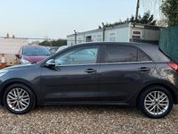 Used Kia Rio 90 HP (66 kW) 2017 Grey Hatchback