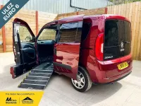 Używany Fiat Doblò Active 95 KM (69 kW) 2019 Czerwony Minivan