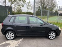 Begagnad VW Polo S 2006 Svart Halvkombi