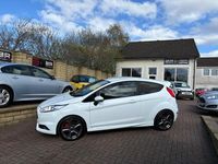 Używany Ford Fiesta ST 182 KM (133 kW) 2017 Biały Hatchback