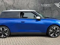 Used Mini Cooper SE Hatch 158 kW (215 HP) 2024 Blue Hatchback