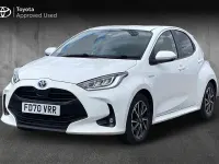 Used Toyota Yaris Design 114 HP (83 kW) 2020 Pure white Hatchback