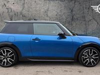 Begagnad Mini Cooper Hatch 113 kW (154 HK) 2026 Blå Halvkombi