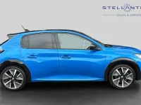 Used Peugeot e-208 GT-line 98 kW (134 HP) 2020 Blue Hatchback