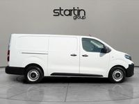 Used Vauxhall Vivaro 143 HP (105 kW) 2025 White MPV